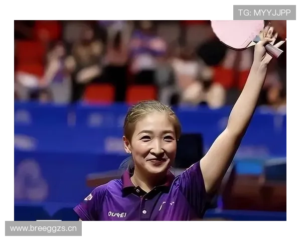 刘诗雯出机场随手拎个小包，价码让我怀疑自己是不是来错星球